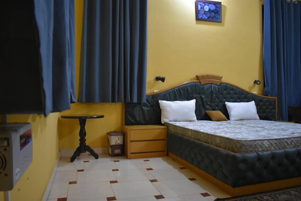Kajipuria Resort Gajraula Luaran gambar